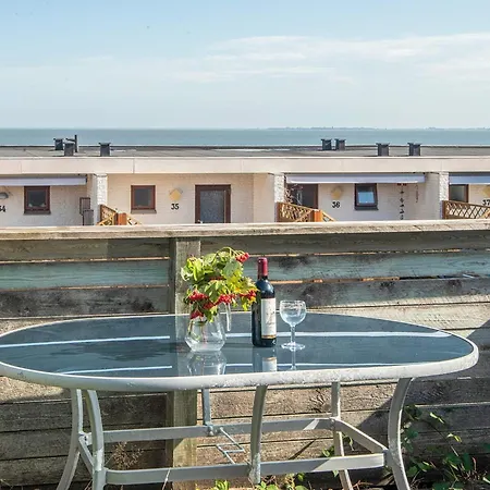 4 Person In Romo-by Traum